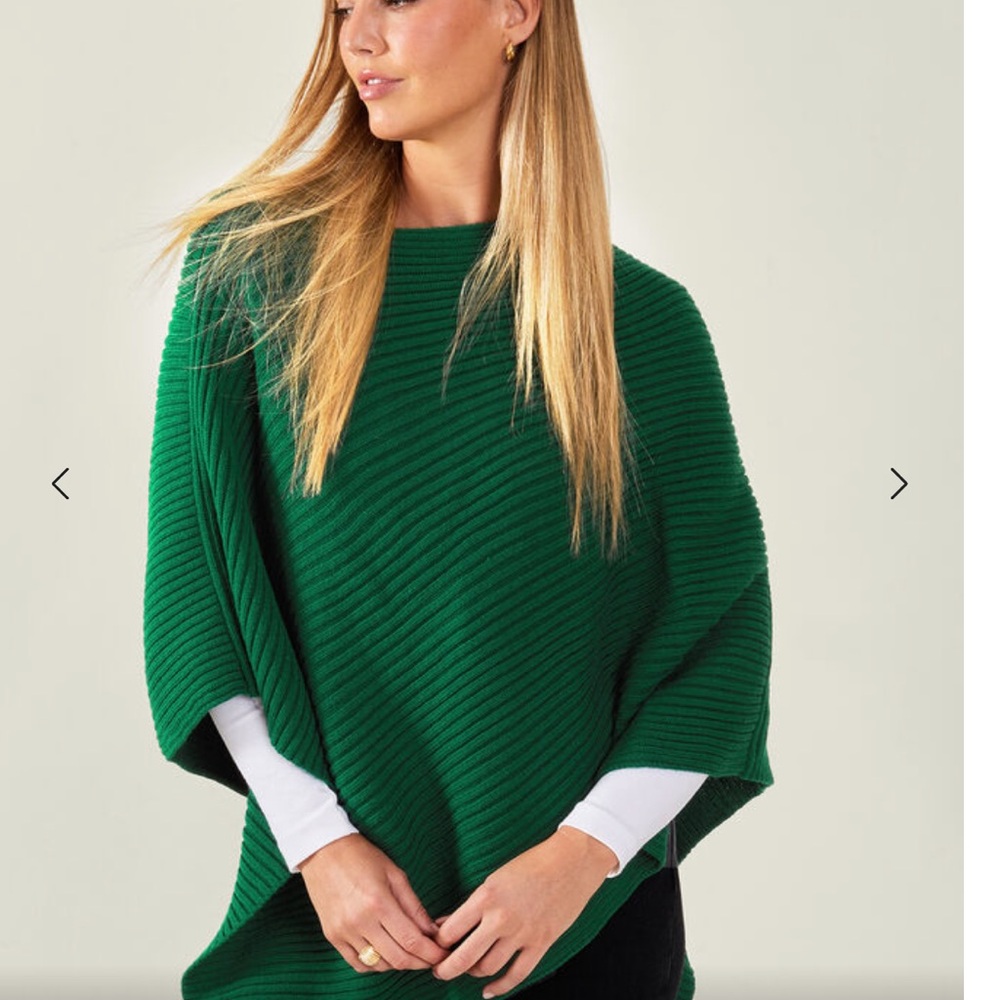 BNWT Accessorize Green Knit Ribbed Poncho